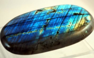 Лабрадорит